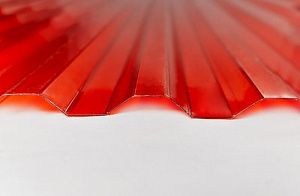 Кровельный поликарбонат монолитный Трапеция красный (1000*2000*0,8 мм)